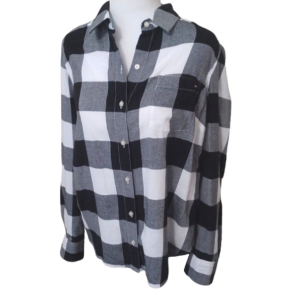 NWT Tommy Hilfiger Plaid Button Down Women's size Small - Picture 1 of 11